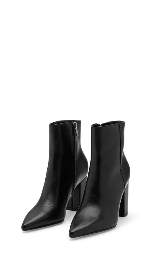 Botín negro minimalista