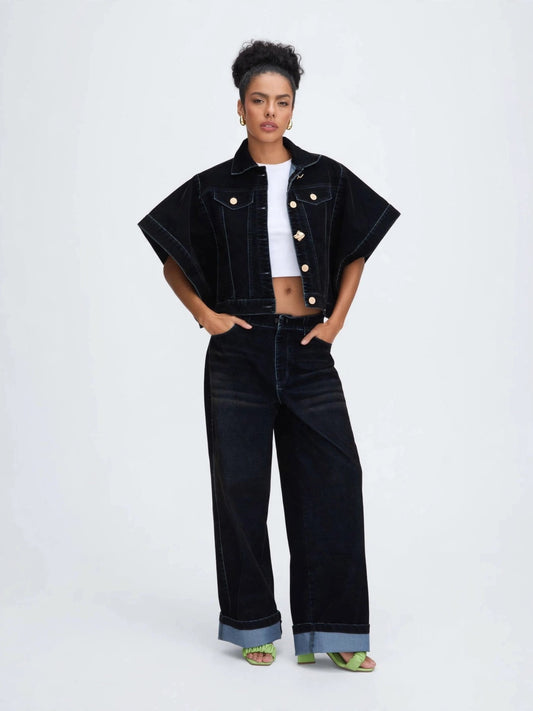 Chaqueta negra de denim tipo capa