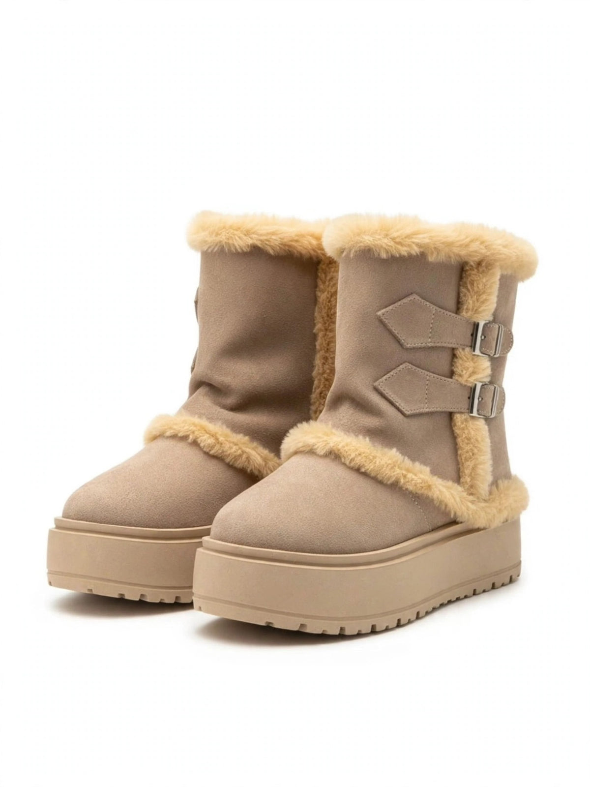 Bota beige con peluche y hebillas
