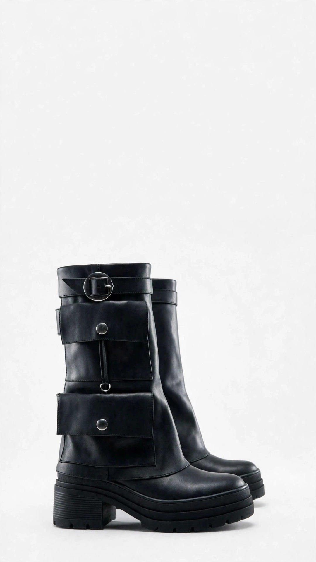 Bota negra cargo con bolsillos