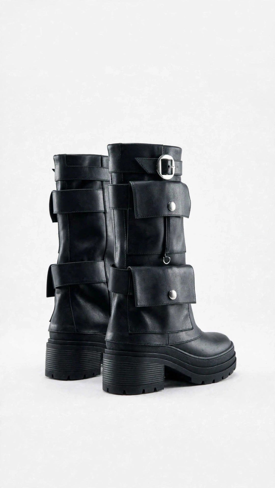 Bota negra cargo con bolsillos