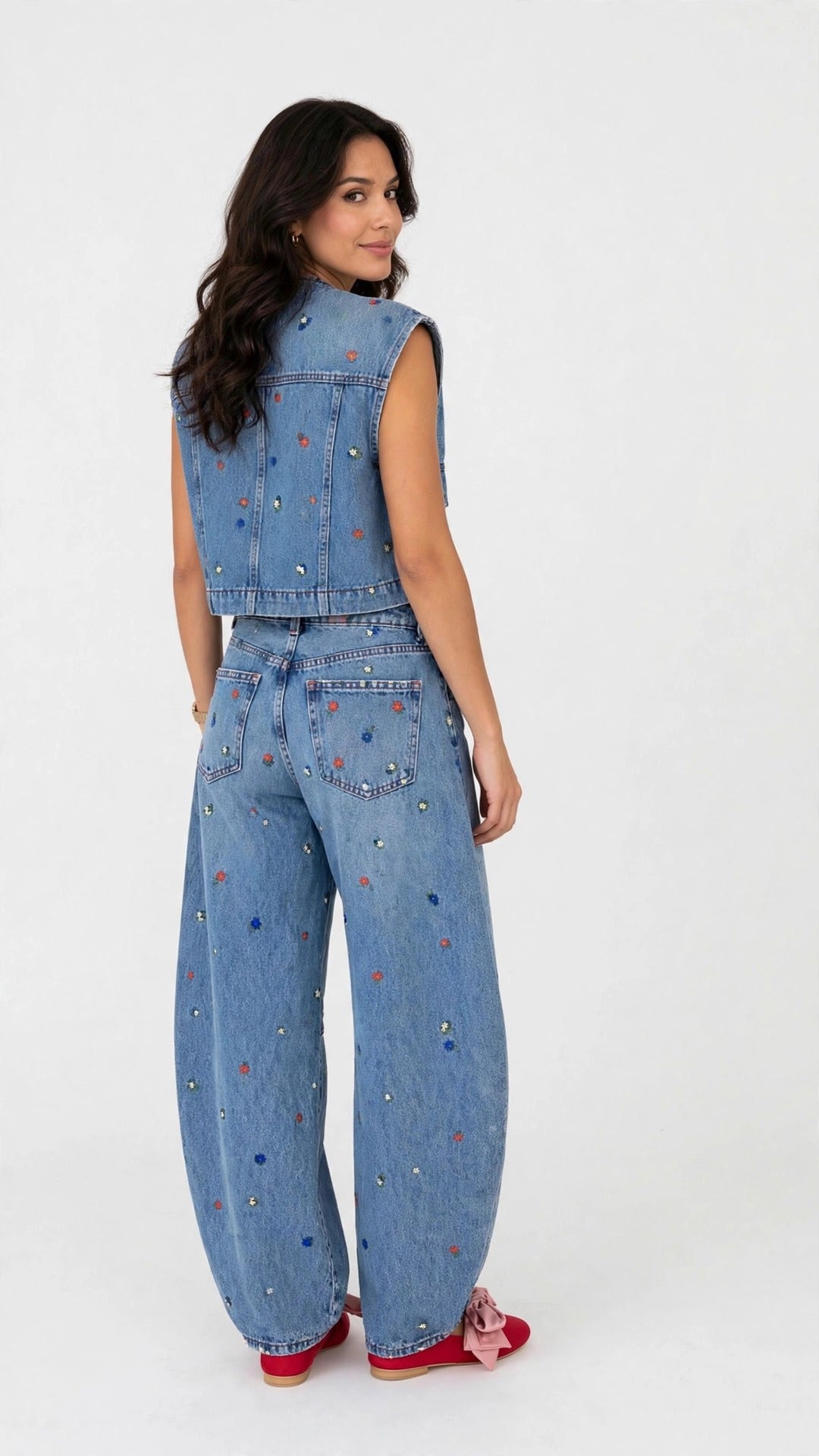 Conjunto de Chaleco y Jean Bordado