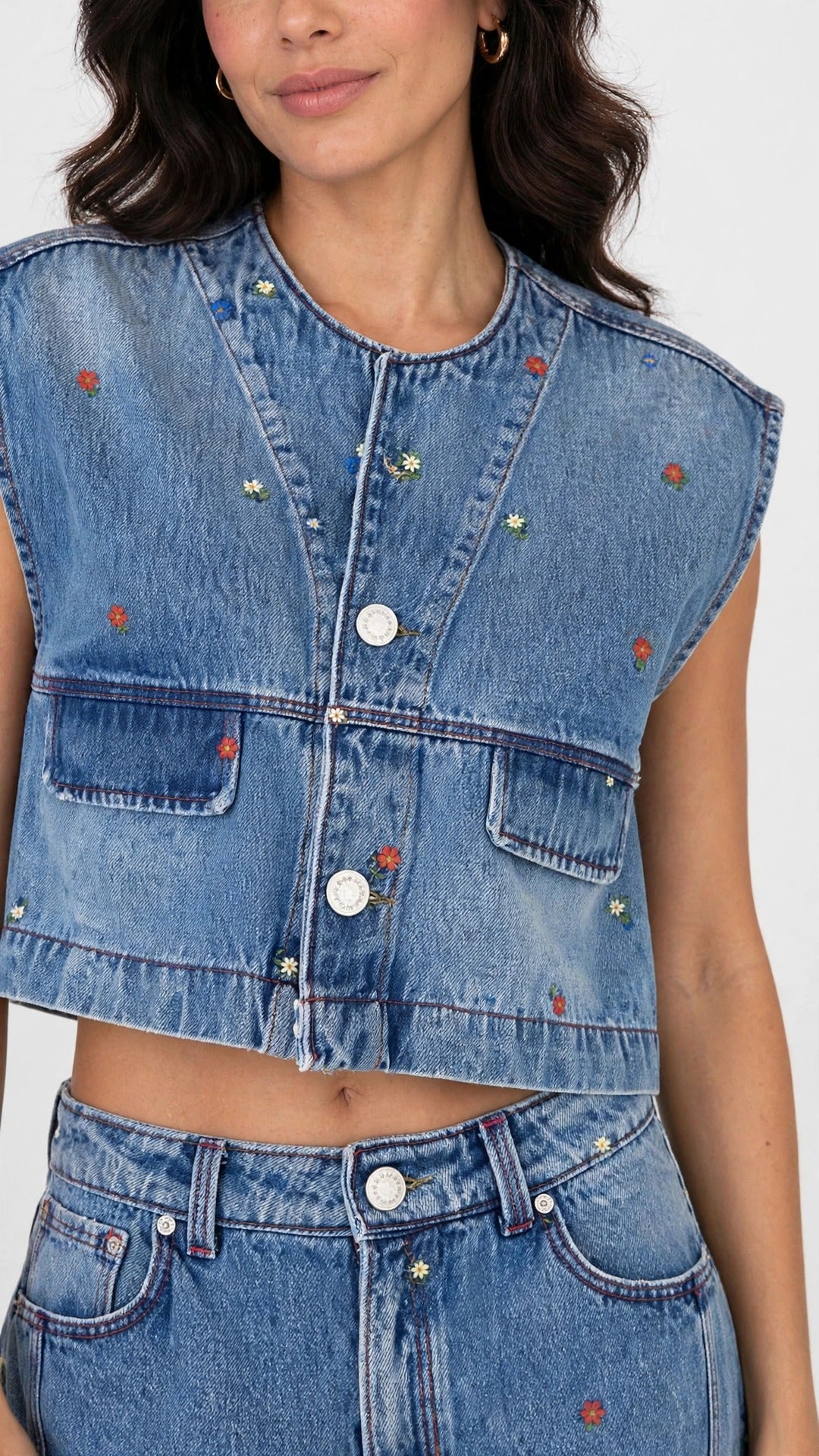 Conjunto de Chaleco y Jean Bordado