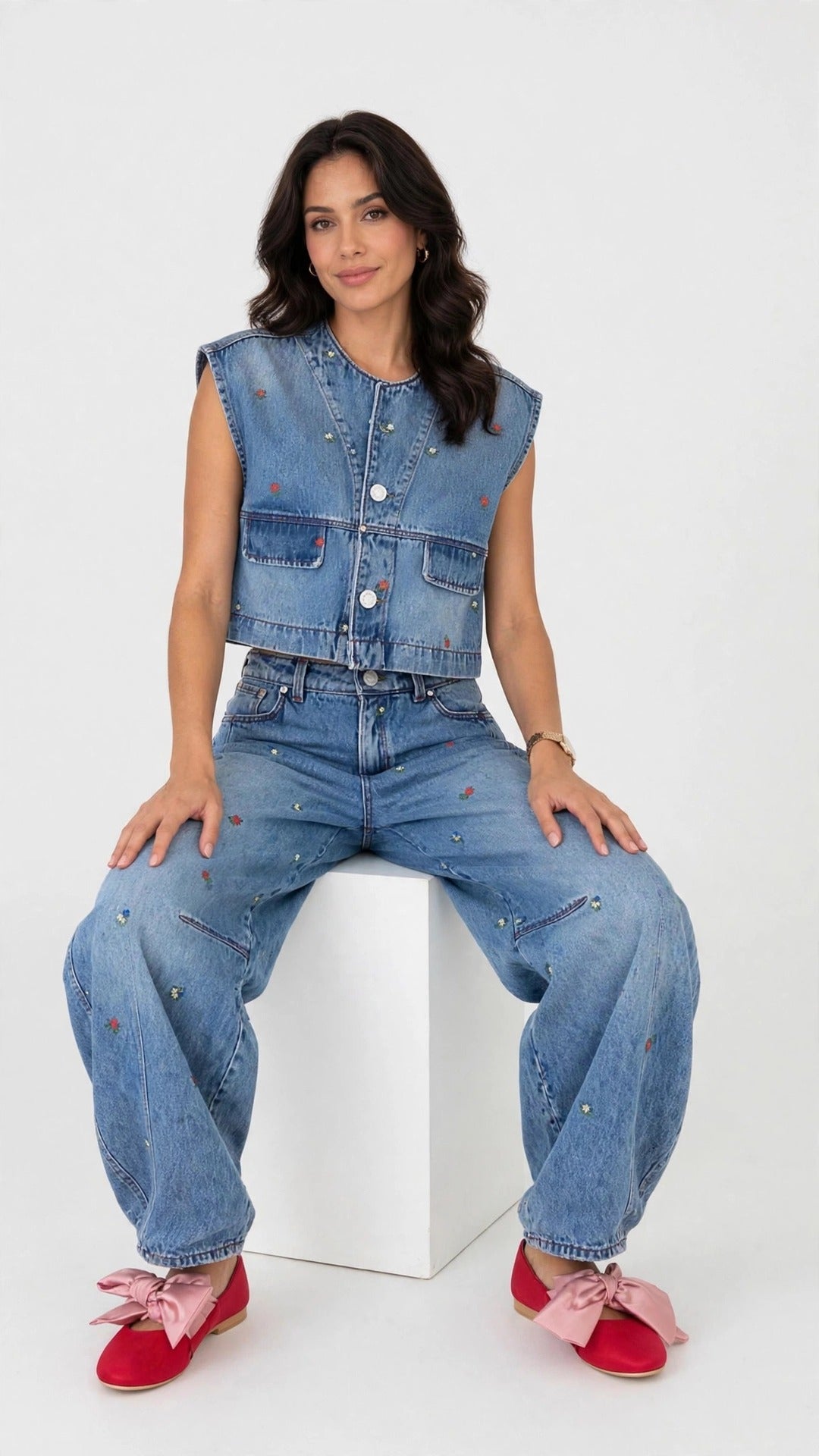 Conjunto de Chaleco y Jean Bordado