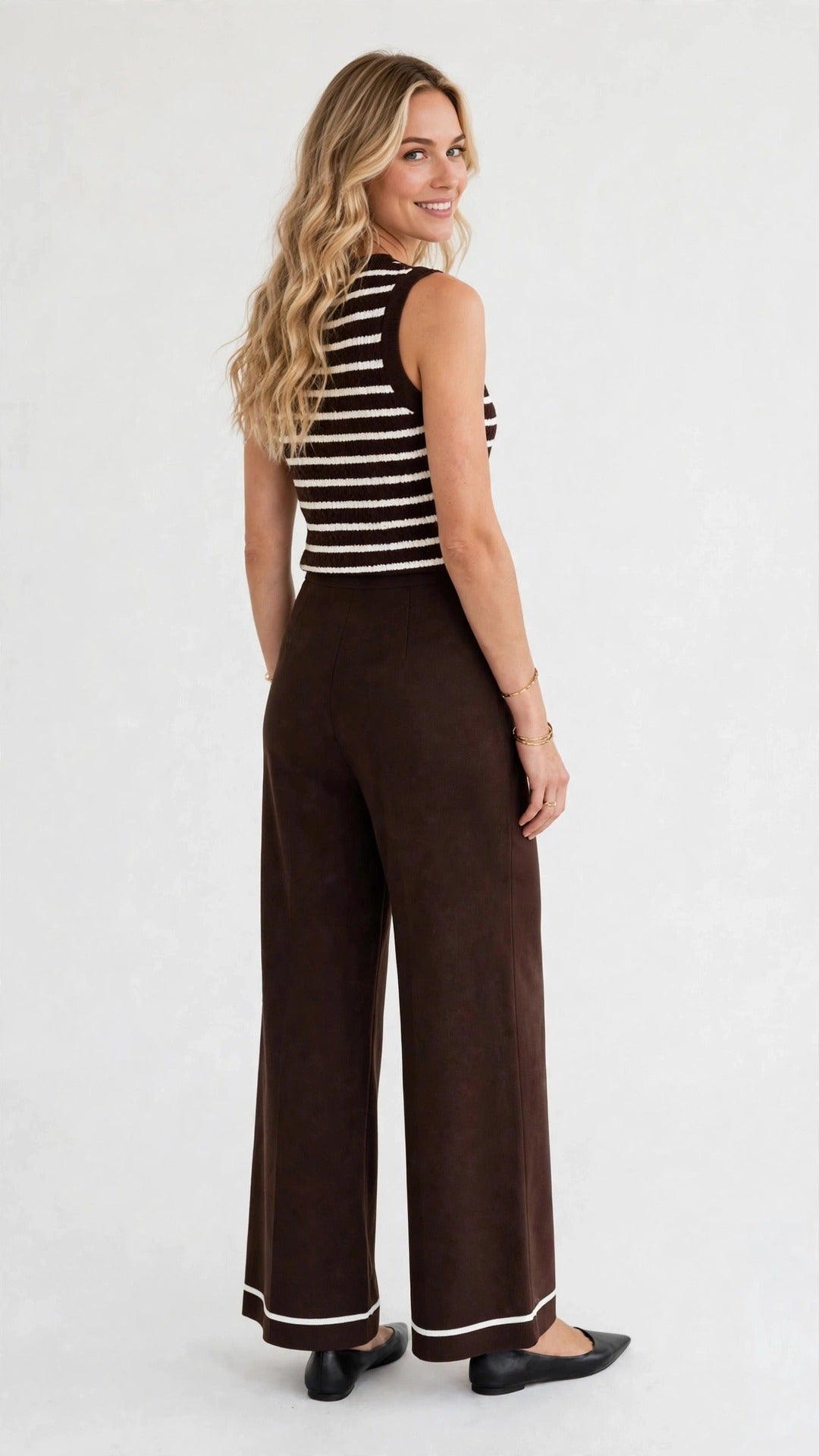 Conjunto de top a rayas y pantalón