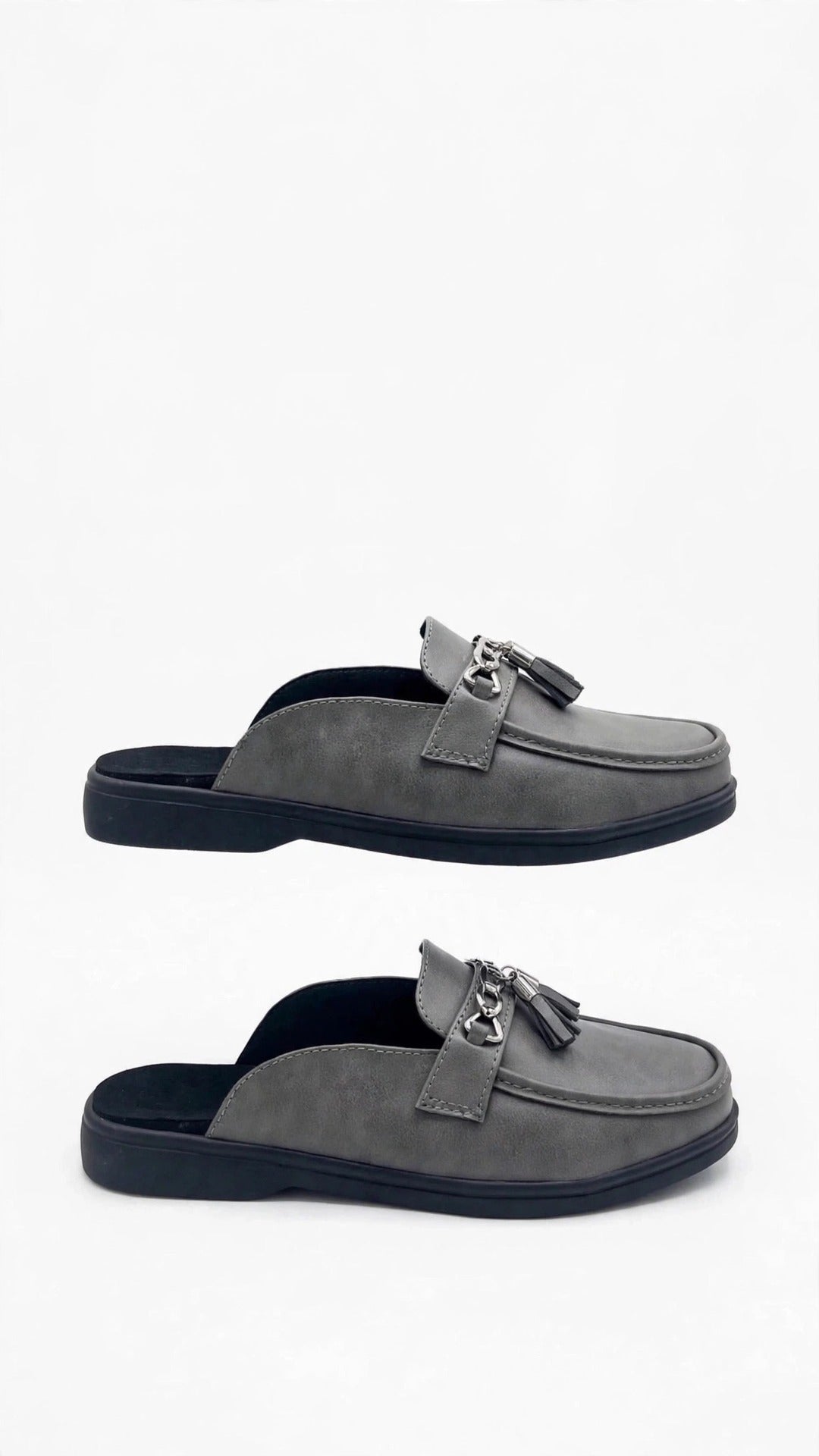 Mule gris con cadena