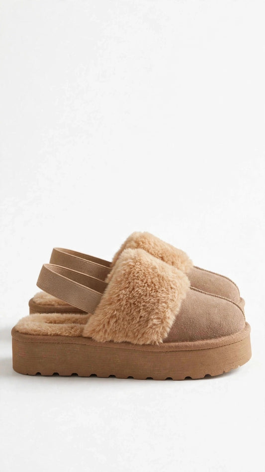 Slipper beige de peluche con plataforma